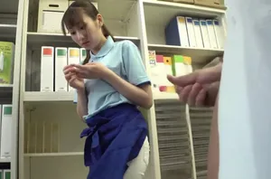Bố má vắng nhà, anh trai nhân cơ hội cưỡng dâm con em gái