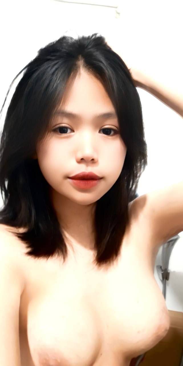 Qua nhà thằng bạn chơi tiện thể địt luôn bà xã nó khi nó vắng nhà